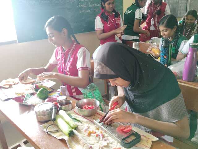 Fireless Cooking 2025 – Students Displaying Their Final Dishes